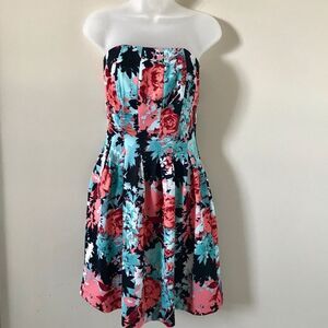 New York & Company Strapless colorful floral dress size medium EUC